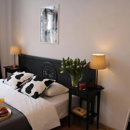 Dominican Square By Hashtag Apartment *